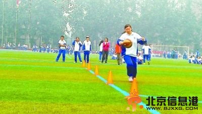 部分学校在重度污染天仍然进行户外运动会