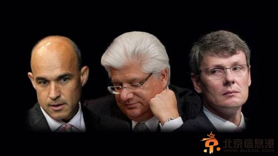 托斯腾·海因斯(Thorsten Heins)和前任联席CEO吉姆·贝尔斯利(Jim Balsillie)、迈克·拉扎里迪斯(Mike Lazaridis)