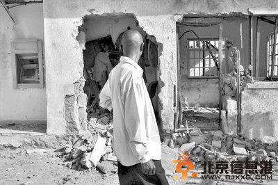 9月29日，尼日利亚，遭袭大学的一些建筑，外墙已被炸毁。