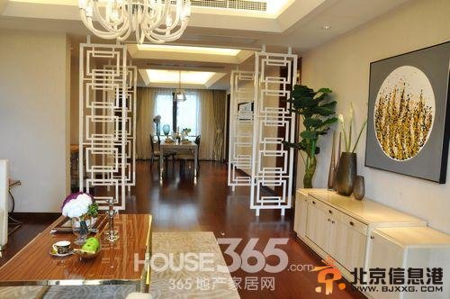 万科金域蓝湾样板间客厅 资料图片