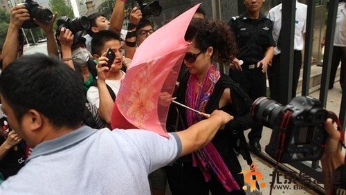梦鸽已经为儿子换了四次辩护律师