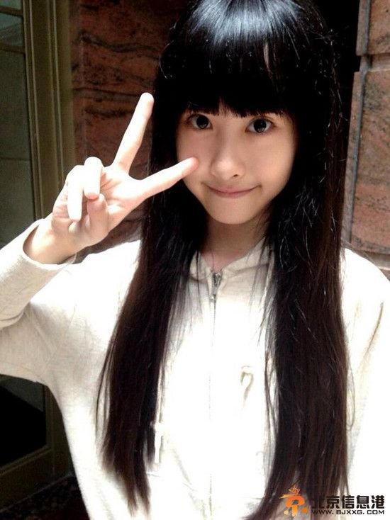 台湾萝莉双胞胎姐妹花走红 清纯可爱人人点赞