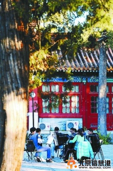 57岁老<a href='http://www.bjxxg.cn/news/beijing/' target='_blank'><u>北京</u></a>少年宫上完“最后一课”[墙根网]
