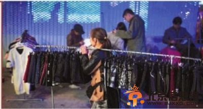 夜市衣服25元一件 或是“洋垃圾”来自太平间