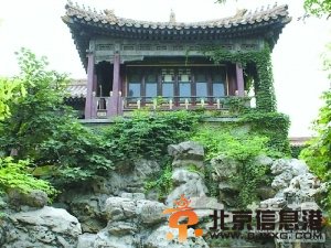 瑾妃母女隔墙望[墙根网]