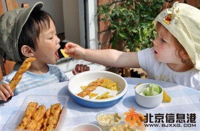 婴幼儿可以吃零食吗要注意什么