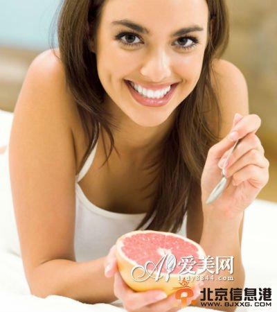 熬夜族多吃8种水果 排毒养颜抗疲劳
