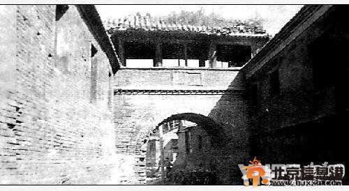 过去的儒福里观音院过街楼