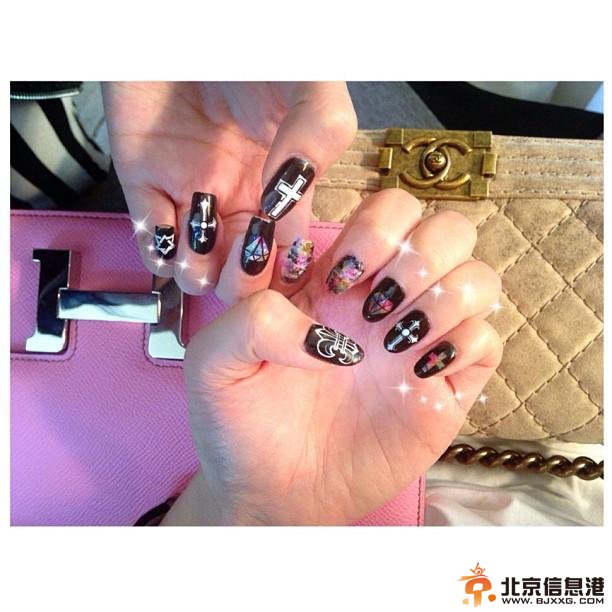 揭秘陈志远女儿Chryseis Tan奢侈生活 名包名表如玩具