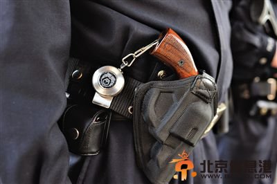 两千民兵巡逻6大火车站