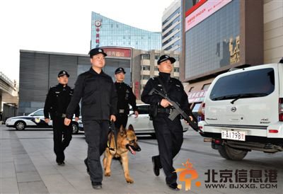 两千民兵巡逻6大火车站