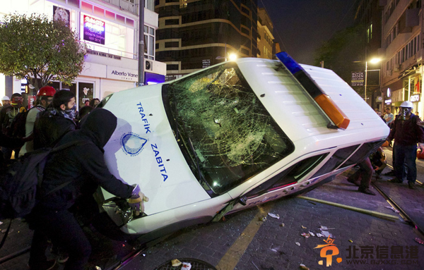 土耳其矿难引民愤 多地爆发冲突