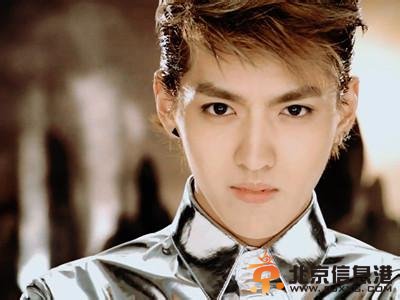 [视频]EXO吴亦凡心肌炎诊断书曝光 自嘲解约“螳臂挡车 我还安好”