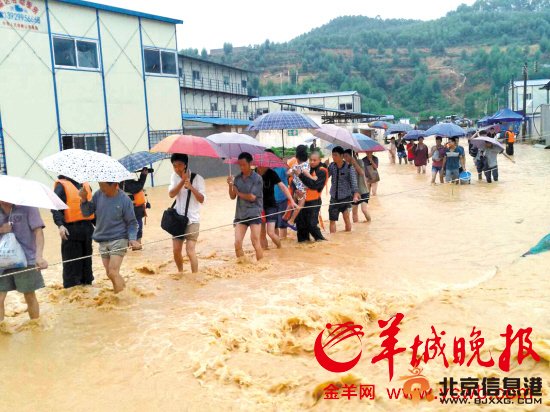 第一波龙舟水来势凶猛广东遭遇超百年一遇特大暴雨