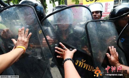 泰国反政变呼声渐起 示威持续发酵
