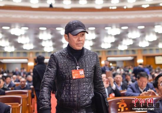陈道明被问与巩俐合作感受 回击：怎问这么蠢的问题