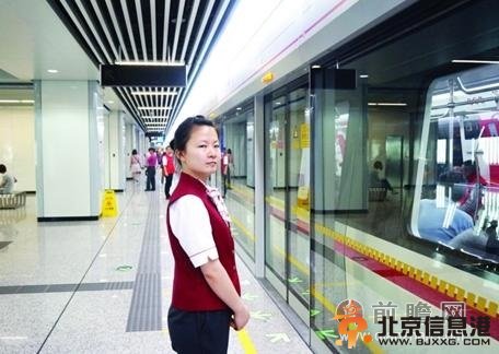 苏州、无锡地铁颇具江南特色的内部装饰备受中外游客称赞。 