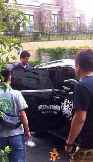 传姚明拍摄《爸爸去哪儿》照片曝光引疯传（图）