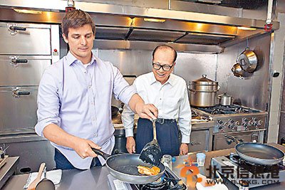 李嘉诚“人造蛋”周四开售 价格为普通鸡蛋一半　　