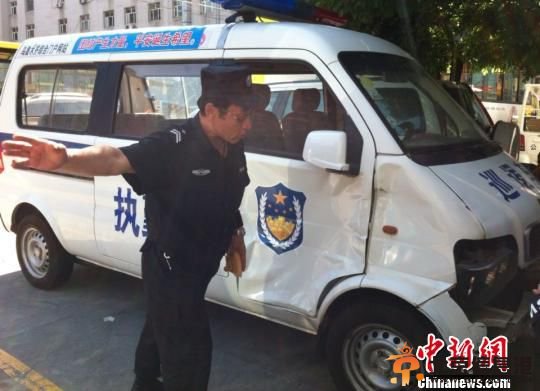 乌鲁木齐暴恐案救援者：暴徒驾车走S形左冲右撞（图）