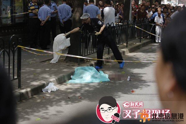 上海长宁路一15岁少年被杀 或因家庭矛盾引发