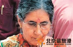 莫迪大选获胜后，贾苏达班依旧居住在小村庄。两人分居40多年，其间几乎从未见面。