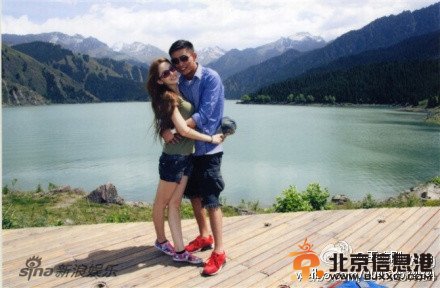 古力娜扎男友王成刚亲密照曝光 二人甜蜜亲吻