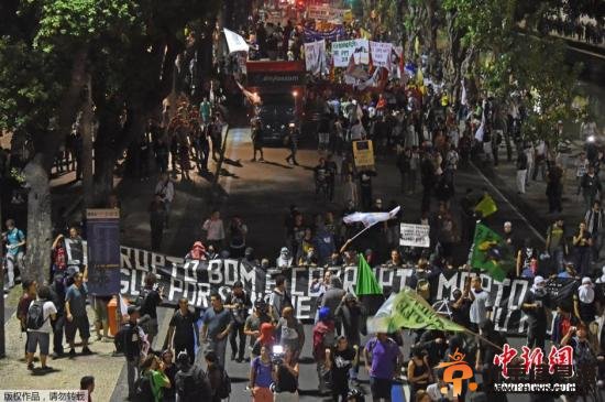 世界杯半月后开幕仍问题重重 球场建设严重滞后 