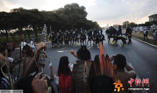 世界杯半月后开幕仍问题重重 球场建设严重滞后 