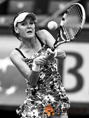 法网上演时装周:伯蒂奇海滩装大威艺术流派（图）