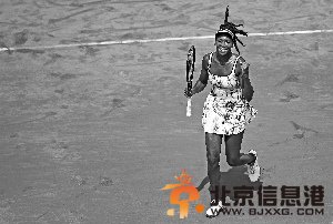 法网上演时装周:伯蒂奇海滩装 大威艺术流派(图) 