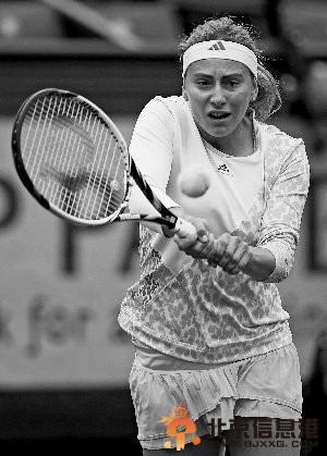 法网上演时装周:伯蒂奇海滩装 大威艺术流派(图) 