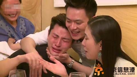 李小璐贾乃亮用餐遭讹诈一瓶红酒一万六 负气痛哭