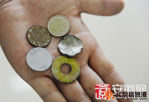 合肥公交集团每年收1.5吨“假币” 损失约20万元