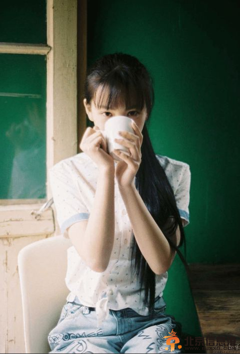“武大校花”黄灿灿发“舌尖上的武汉”美照