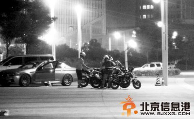 第2拨飙车者出现了