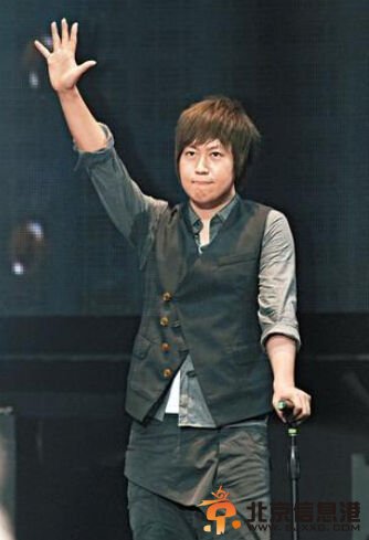 五月天主唱阿信