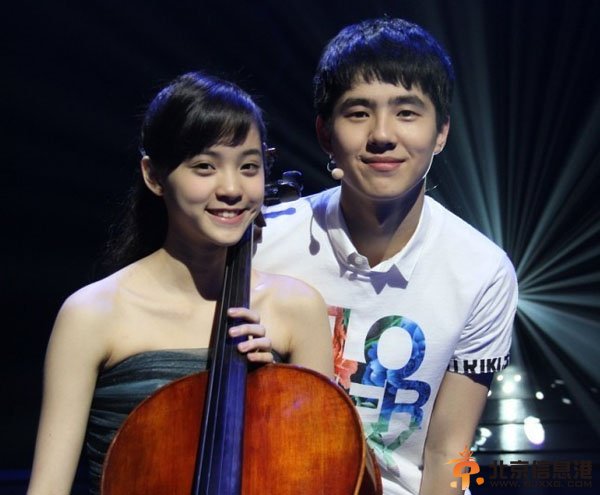 演员刘昊然微博个人资料 与欧阳娜娜上快乐大本营关系亲昵