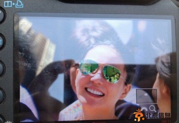 李亚鹏陪女儿过六一 被问王菲拒答