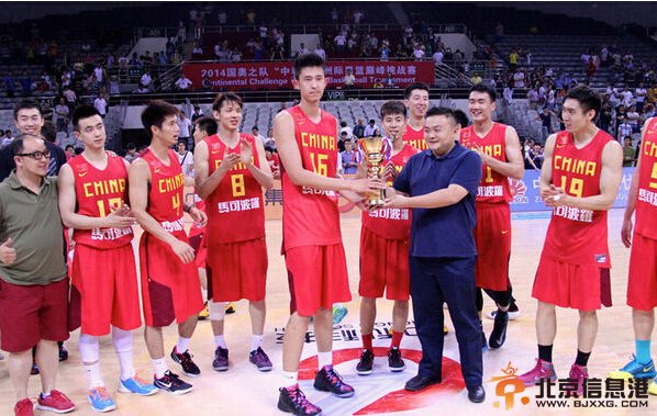 国奥男篮大胜美国夺冠 多点开花是获胜法宝