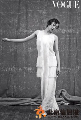 金妍儿史上最丑造型遭吐槽:国民女王变身舞女