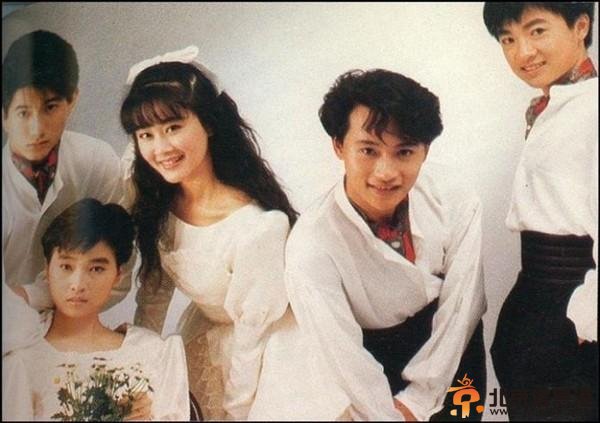 43岁女星于佳卉家中自杀：粉丝感叹没忧欢就没小虎队【组图】