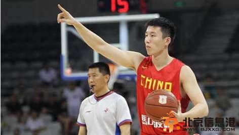 四国赛-国奥男篮大胜美国夺冠 全队轰13记三分