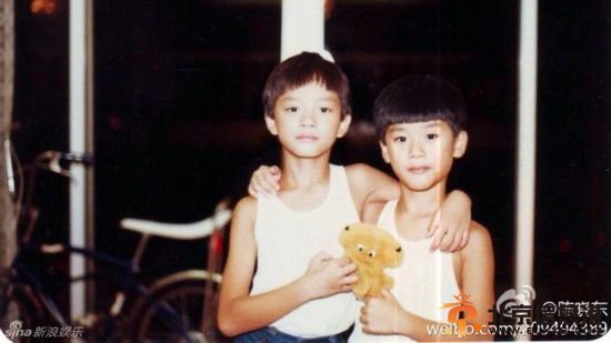 众星晒童年萌照庆儿童节 李小璐萌照获赞(组图)