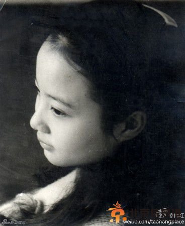 众星晒童年萌照庆儿童节 李小璐萌照获赞(组图)