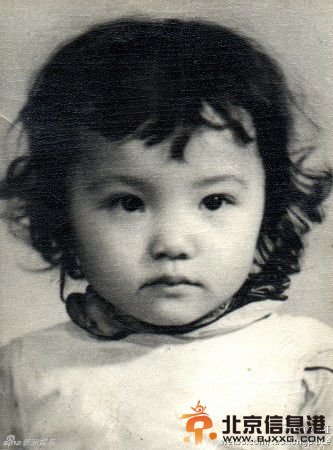 众星晒童年萌照庆儿童节 李小璐萌照获赞(组图)