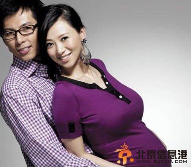 女星大肚照比美：梁静茹俏皮 应采儿美艳