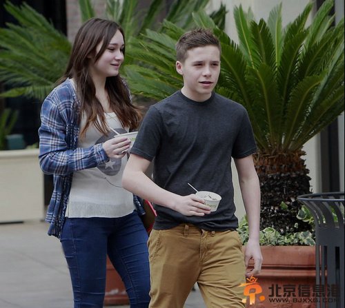 小贝长子情窦初开，与女友亲密约会