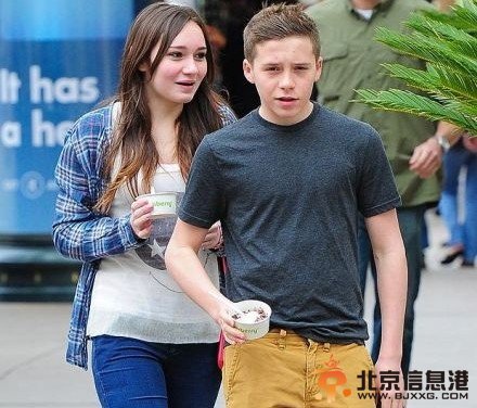 小贝长子情窦初开，与女友亲密约会