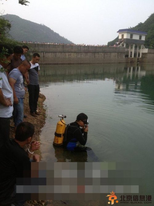组图：湖南两初中女生水库游野泳溺亡